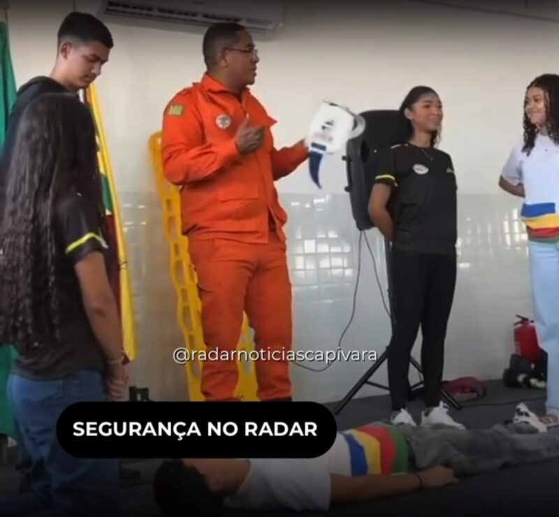 Bombeiros do 8º Grupamento orientam estudantes em São Raimundo Nonato
